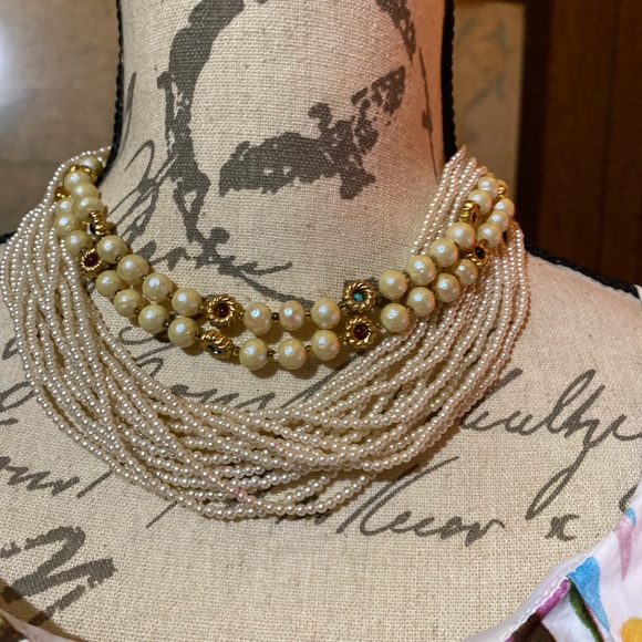 This is a nice piece of Costume Jewelry its unique - Picture 1 of 7